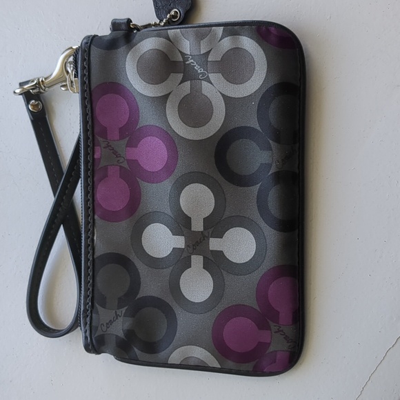 Mini Coach wristlet - Picture 2 of 3